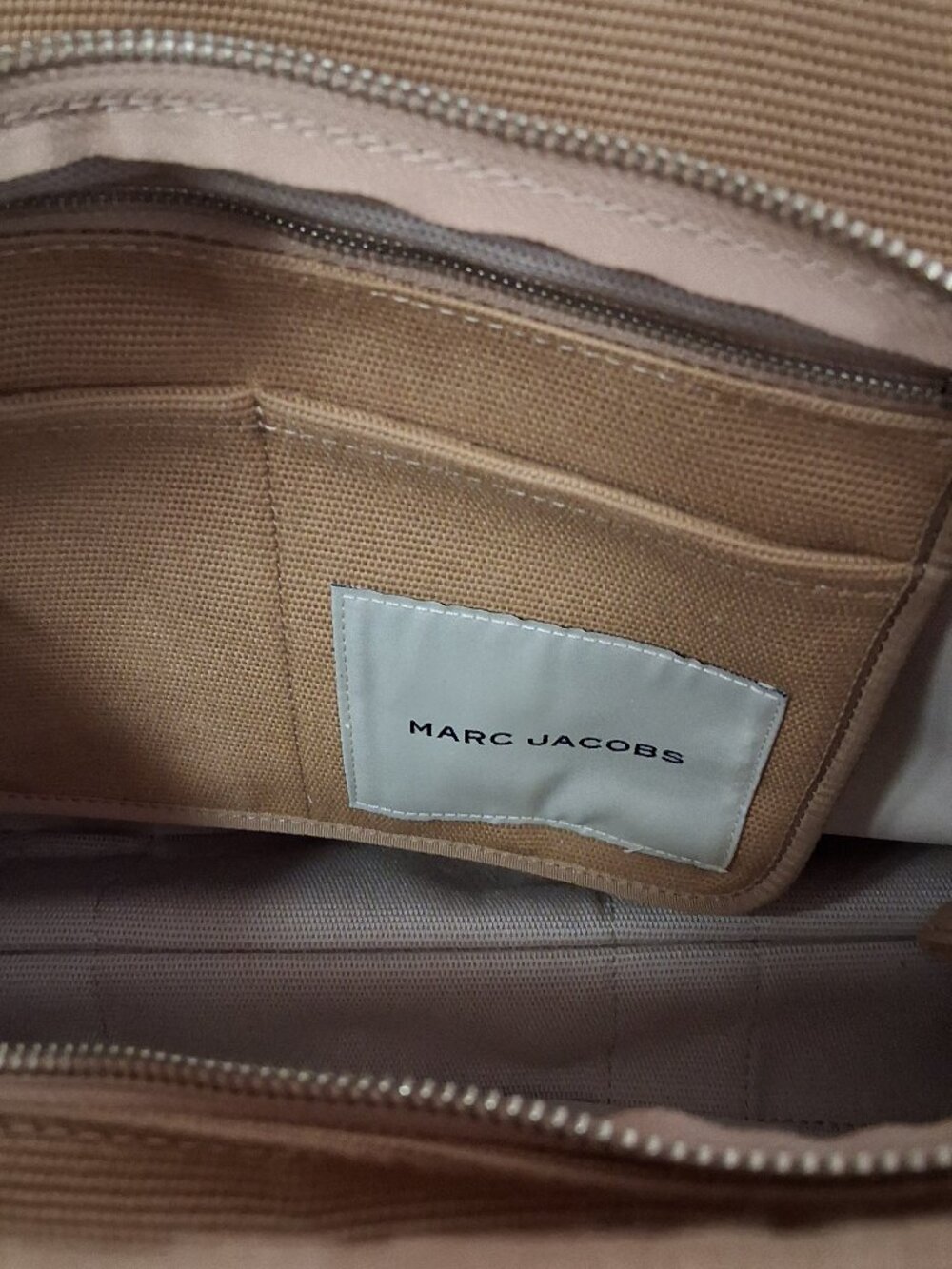 Marc Jacobs The Large Traveler Tote – Camel/Tan (Style M0017048-230) – New - Picture 7 of 10